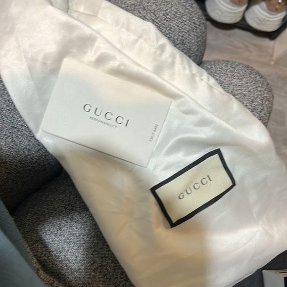 White Gucci slides - Picture 4 of 4